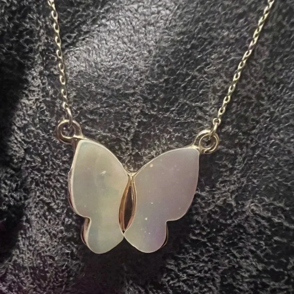 Mother of Pearl Butterfly Necklace - Picture 6 of 10